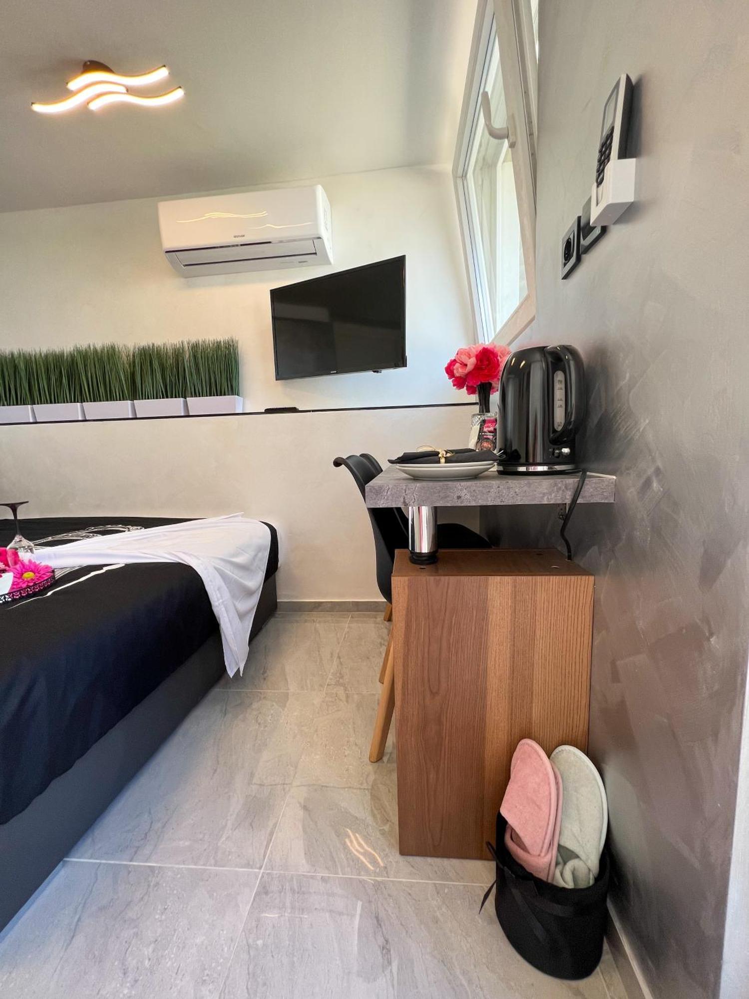 Apartment Sova Or Deluxe Room 33 블레드 외부 사진